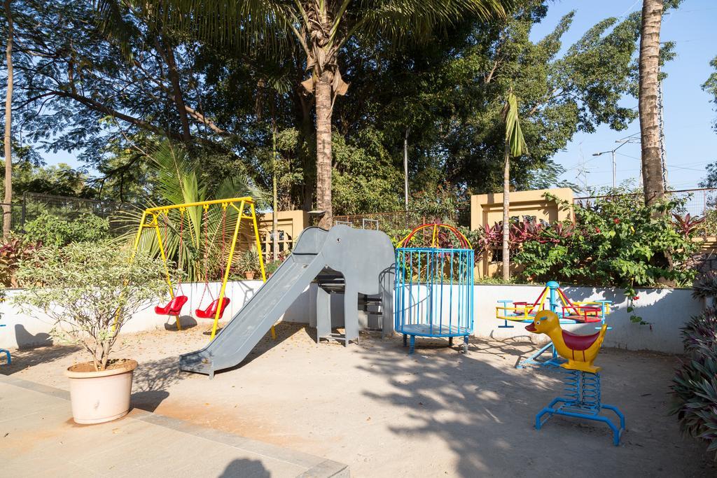 פונה Collection O Hotel Rajwada Near The Pavillion מראה חיצוני תמונה