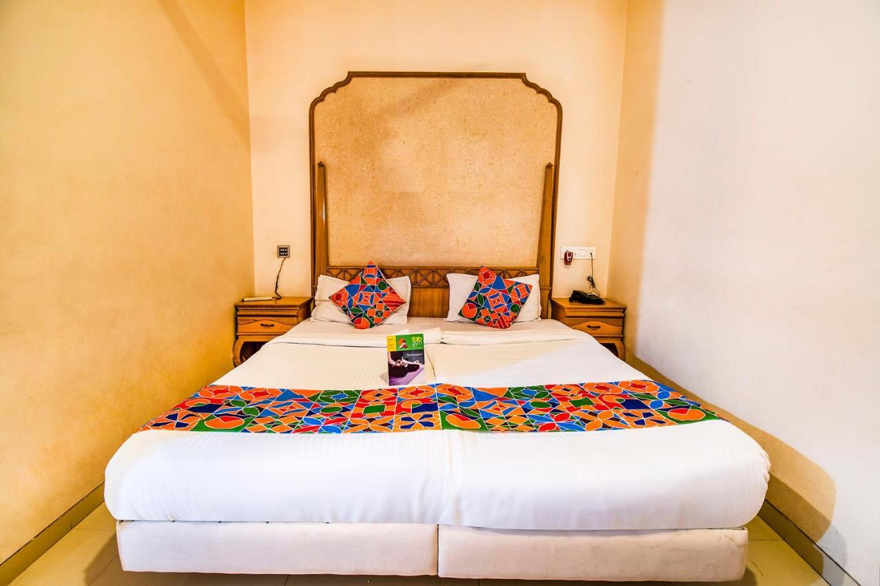 פונה Collection O Hotel Rajwada Near The Pavillion מראה חיצוני תמונה