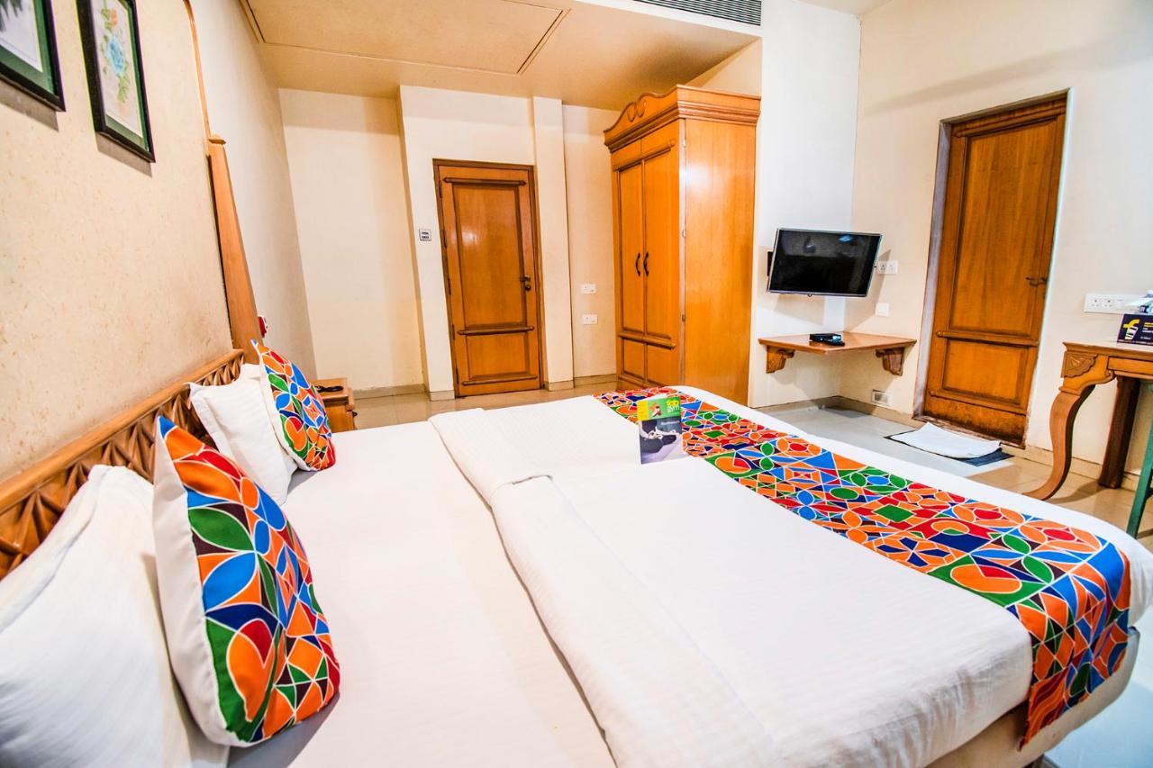 פונה Collection O Hotel Rajwada Near The Pavillion מראה חיצוני תמונה