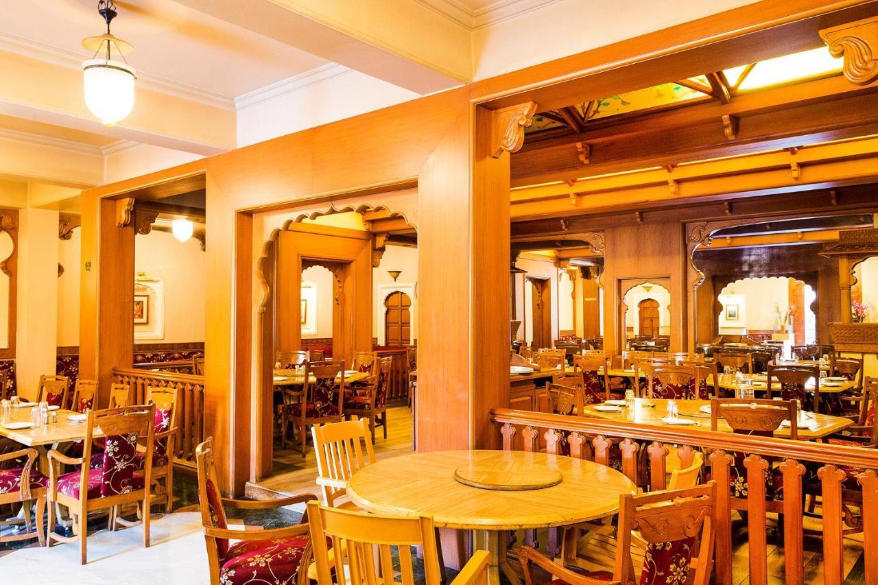 פונה Collection O Hotel Rajwada Near The Pavillion מראה חיצוני תמונה