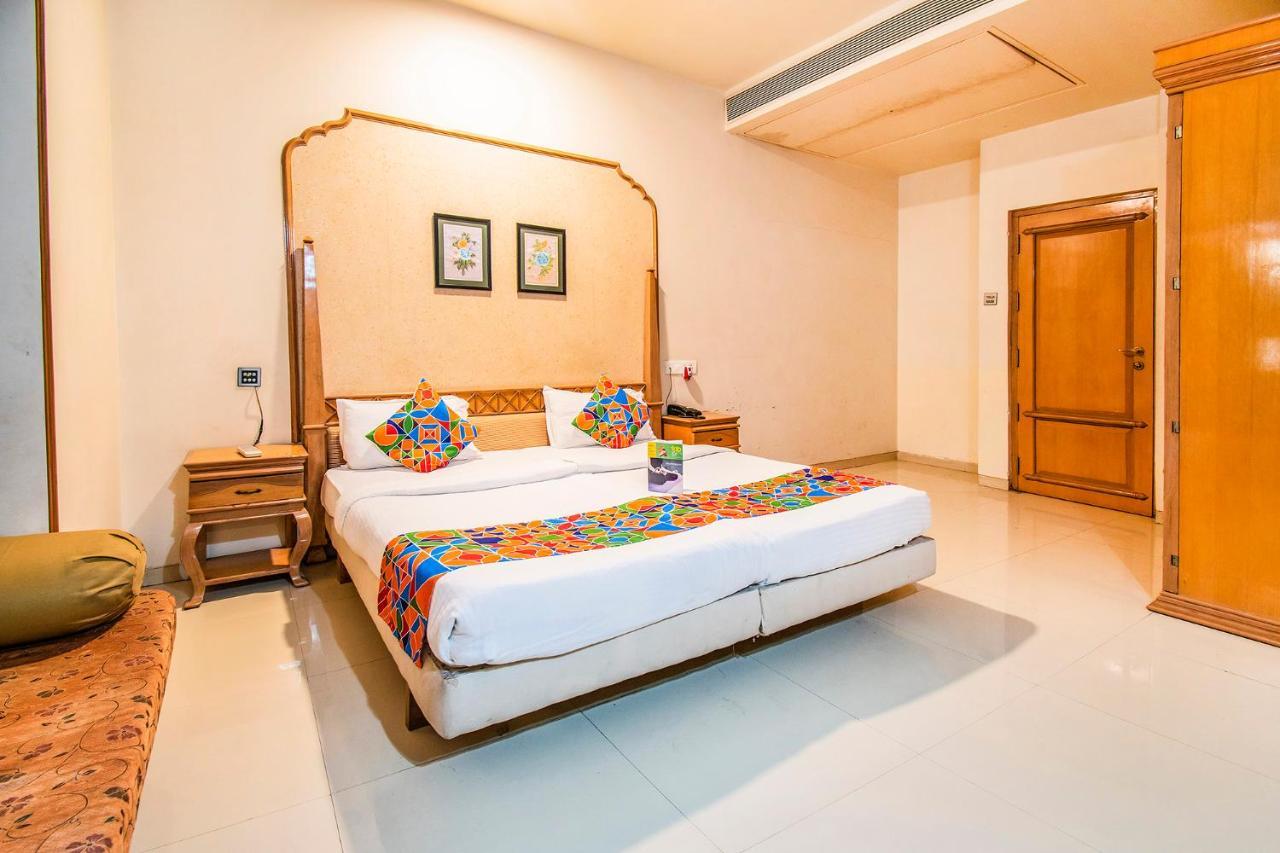 פונה Collection O Hotel Rajwada Near The Pavillion מראה חיצוני תמונה