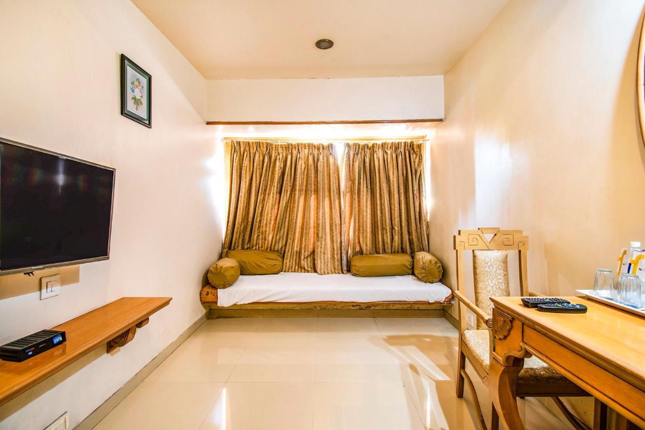 פונה Collection O Hotel Rajwada Near The Pavillion מראה חיצוני תמונה