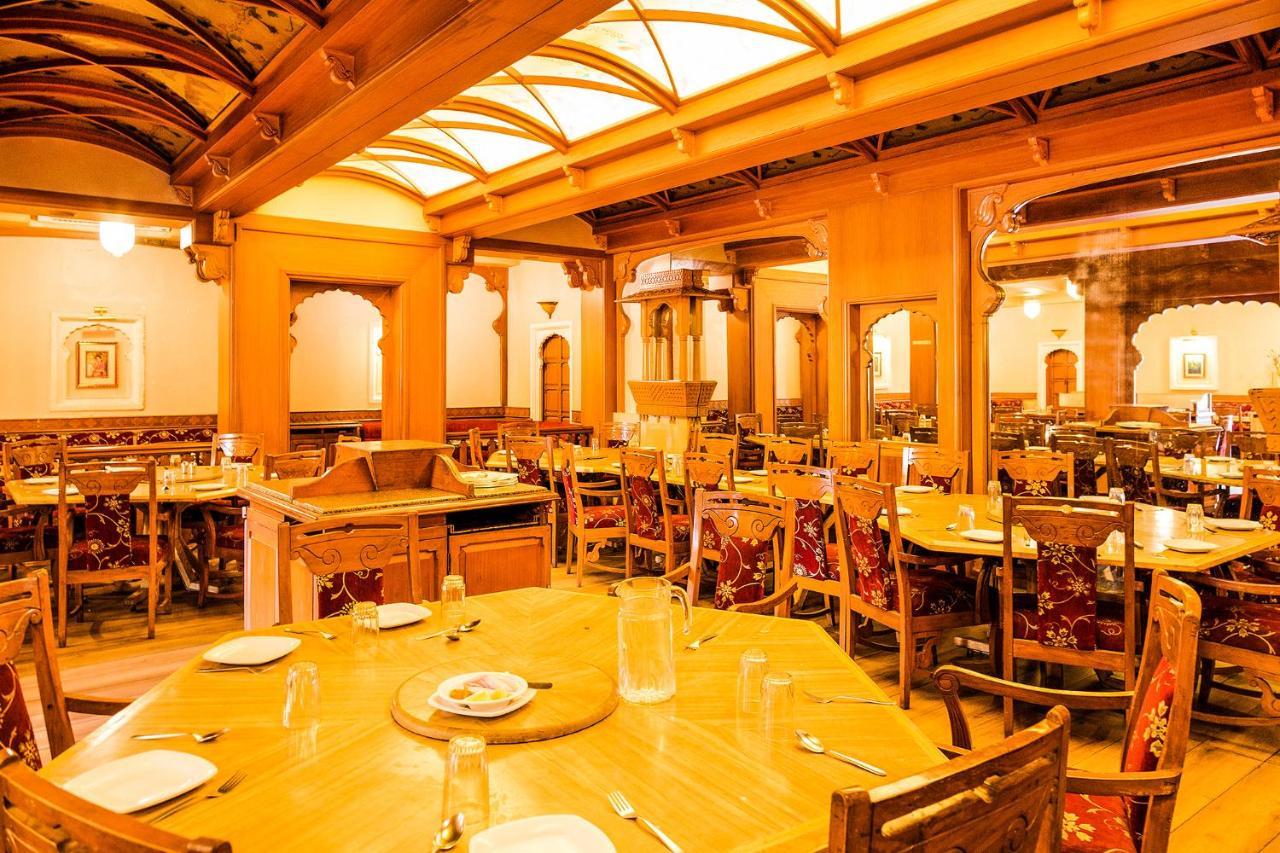פונה Collection O Hotel Rajwada Near The Pavillion מראה חיצוני תמונה